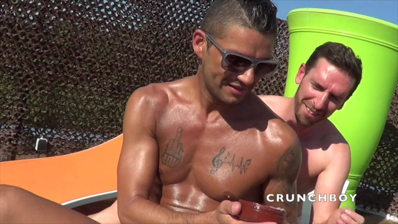 Crunch Boy: Estbean fucked by real straight boy oin exhib outdoor place