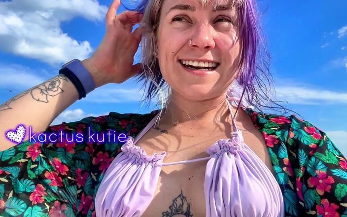 Kactus kutie: Xixi sorrateiro na praia