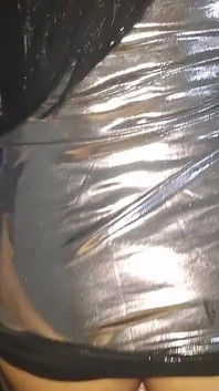 Vergine anale prende un enorme cazzo nel suo bel culetto