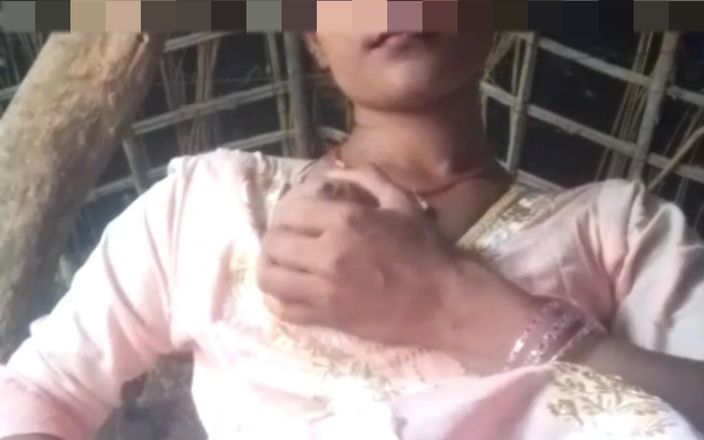 RJ NISHA: Village Girl's Finger in