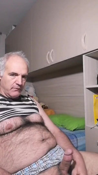 긴 토요일에 내 성기를 세게 자위하는 걸 즐길 수 있었어!