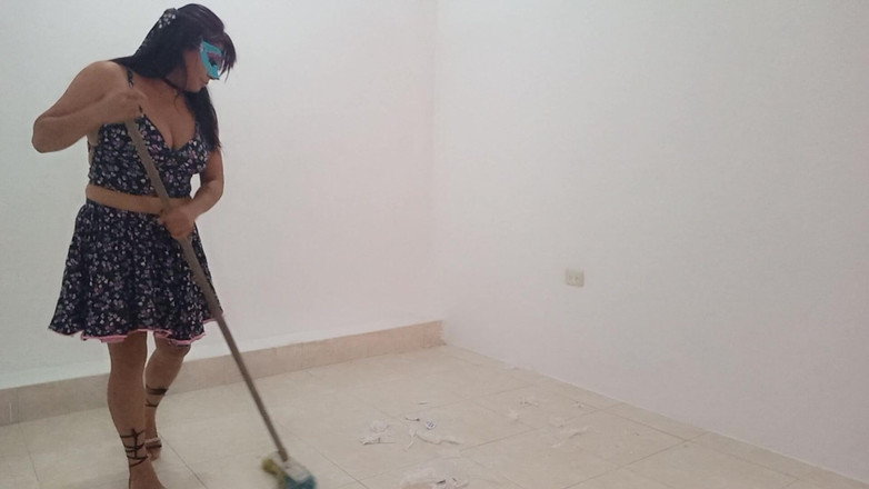 Martin13: Die angestellte spricht mit ihrer Freundin in einer Putzgesellschaft und...