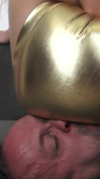 Shiny Leggings Facesitting
