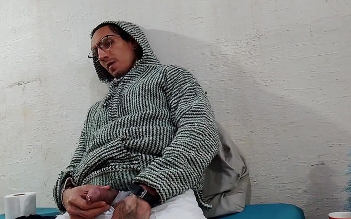 Raba erre elle: Raba erre sana güzel bir ereksiyon gösteriyor
