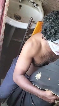 Pareja tamil chupa las tetas en romance