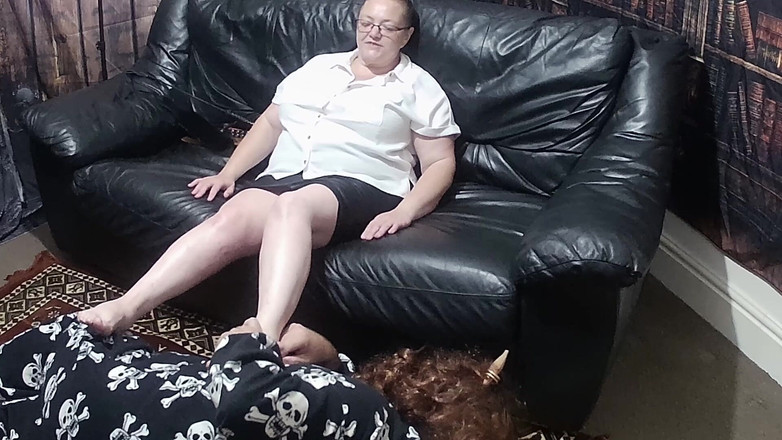 Aaexperiencesltd: Domina satana &amp; josephine, Fußanbetung, otk spanking