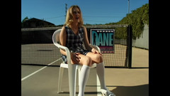 Bewitched!: एक मोहक गोरा नए यौन अनुभवों की तलाश में