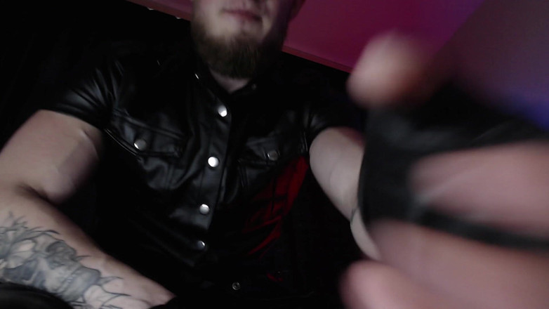 Hunky time: Alfa V Kůži a Slintající S Dominancí