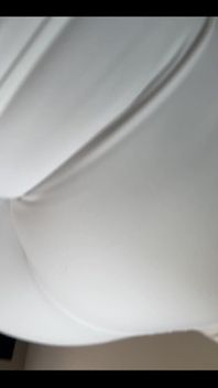 White Bodysuit eller White Yoga Shorts?