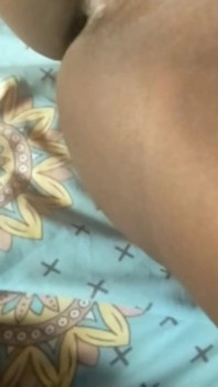 Joven ugandan masturbándose parte 1
