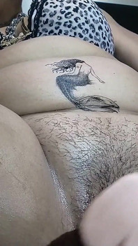 Cha dượng lớn móc cua âm hộ và hậu môn với đồ chơi tình dục