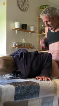 Milf knullad vilt i köket