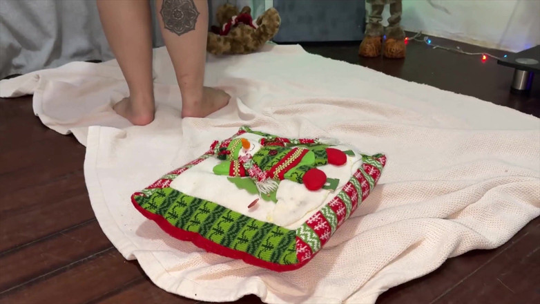 CoupleOfHotSins: Madrasta De Bunda Grande Coloca O Natal E Dá Presente...