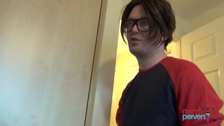 Nerd Pervert: Lacy Price - timidă suge pula pentru prima dată