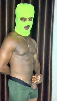 Horny Hunk Jerks off in the Morning