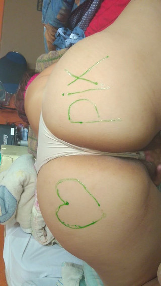 Sharinga: 義理のいとこの熱いお尻