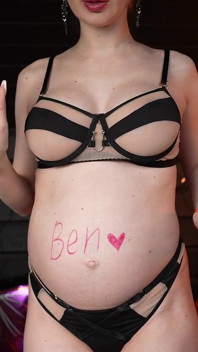 Mama vitregă însărcinată are nevoie și de sex, Ben