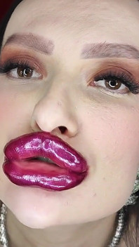 Lippenjob an großem schwanz direkt nach der Lippenbesamung