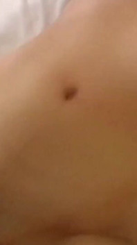Hitomi ví, co se americkým ptákům líbí, a nutí je užívat si s ústy a sexy kundičkou
