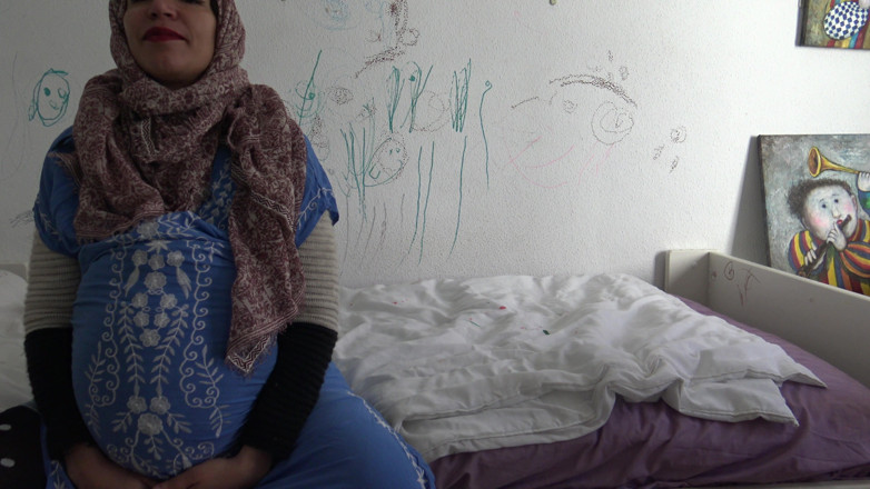 Souzan Halabi: Ciężarna syryjska uchodźca pieprzy Niemca