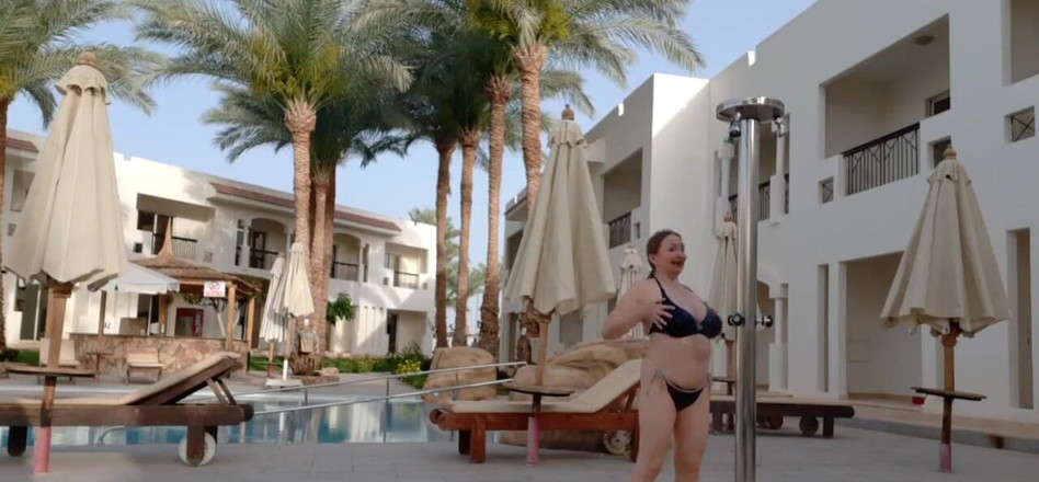 MariaOld: Гаряча бабуся в бікіні