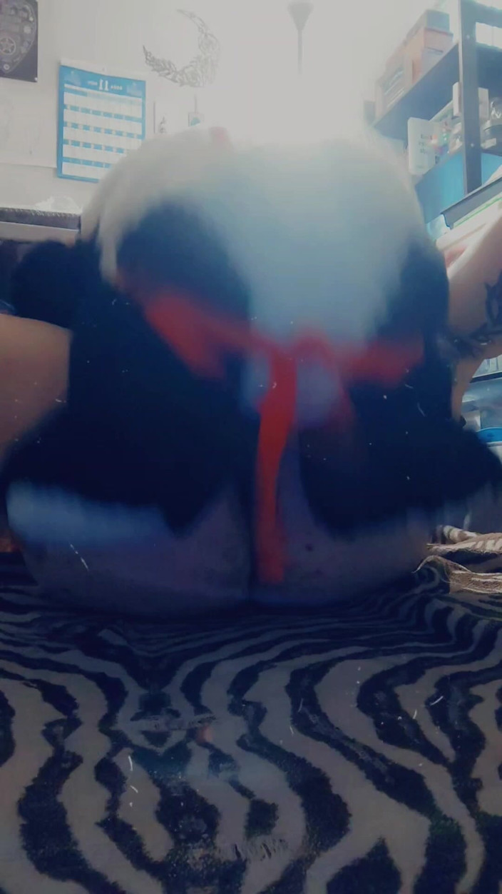 Domina Succubus: Je baise ma fille de panda (gode ceinture)