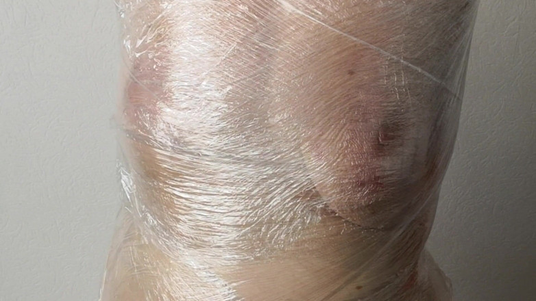 Bouncy Tits Action: Envuélvame en papel de aluminio