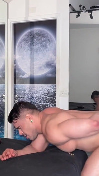 Big Guy From the Gym Gave His Ass Like a Slut to the Young Man