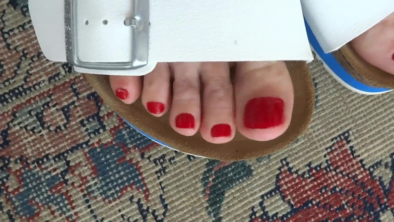 Lady Victoria Valente: Toe fetiche - balançando os dedos dos meus dedos em Birkis...
