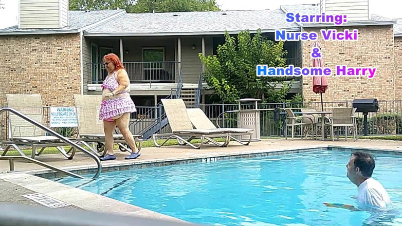 BBW nurse Vicki adventures with friends: BBW (güzel Şişman Kadın) Hemşire Vicki Ve Yakışıklı Harry Havuz Savaşında