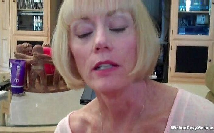 Wicked Sexy Melanie: Зріла раком осушує жорсткий член у відео від першої особи