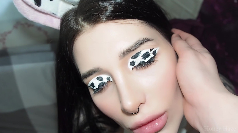 Honey Haze: Ojczym tak bardzo go kochał, że prawie złamał mi tyłek. Honey...