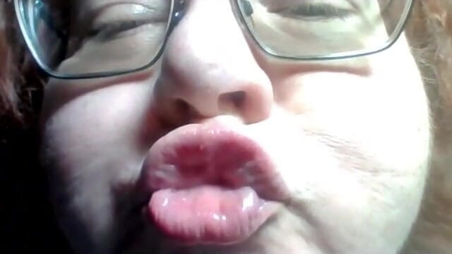 BBW nurse Vicki adventures with friends: Velká kráska vám zblízka klip jejích nake rtů a líbání...