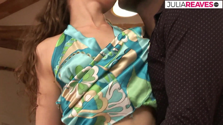 Milf and Mom: Blonde schlampe leckt sperma vom schwanz, nachdem er ihre engen...