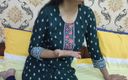 Saara Bhabhi: Hindi seksverhaal rollenspel - Desistepsis nam haar stiefbroer mee naar haar...
