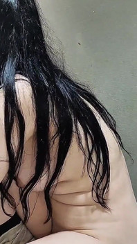 Jím lahodný konečník své sestřenice v jídelně