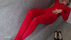 Myella: レッドナイロンキャットスーツシャワーティーズ