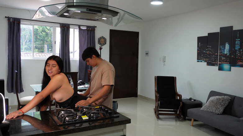 dayav: 我和我最好的朋友的男朋友一起睡，她去度假了