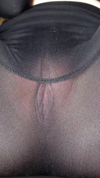 Întinzându-se în jambierele My See Through