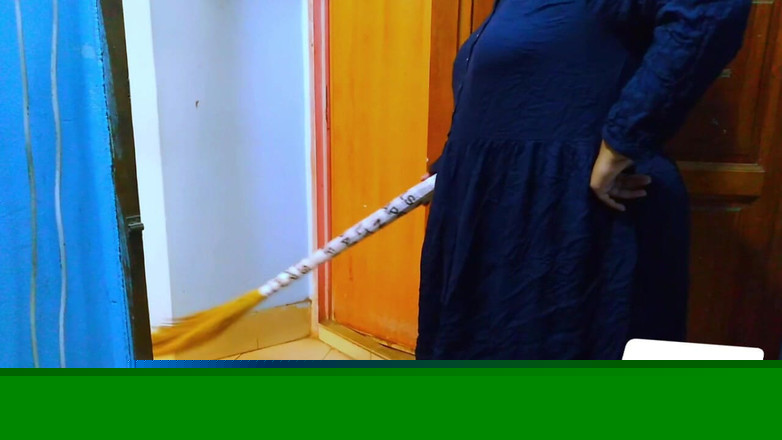 Aria Mia: 父が家にいない時、ホットなBBW新婚の大きな胸と大きなお尻の継母と継息子のロマンチックなセックスを部屋の掃除で楽しむ