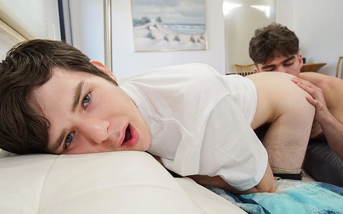 Brother Crush: Innocent Teen Boy Dakota Lovell Gives His Big Step Brother...