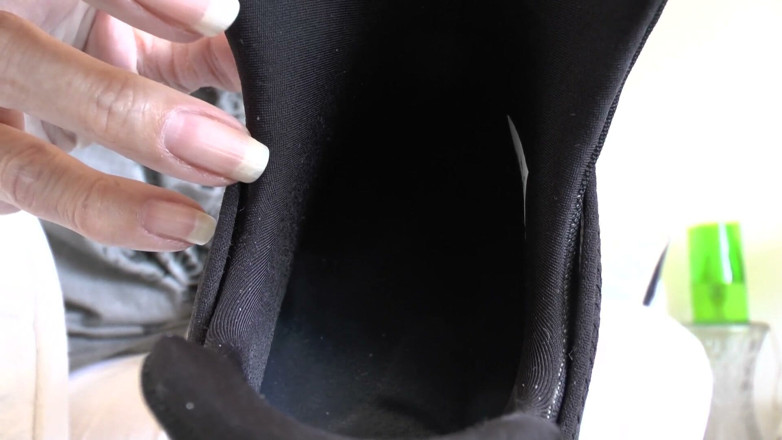Lady Victoria Valente: Hoy puedes oler mis zapatillas apestosas, ¡hueles cerdo! Lady Victoria Valente