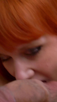 POV close-up bolas lambendo e chupando