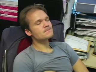 The Great Canadian Male: Alex - primul contact