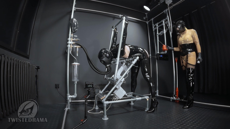 Twistedrama: Co děláme v našem obývacím pokoji