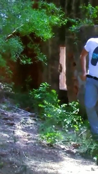 Teen damaris mit dicken möpsen wird von stiefbrud im wald hart genommen