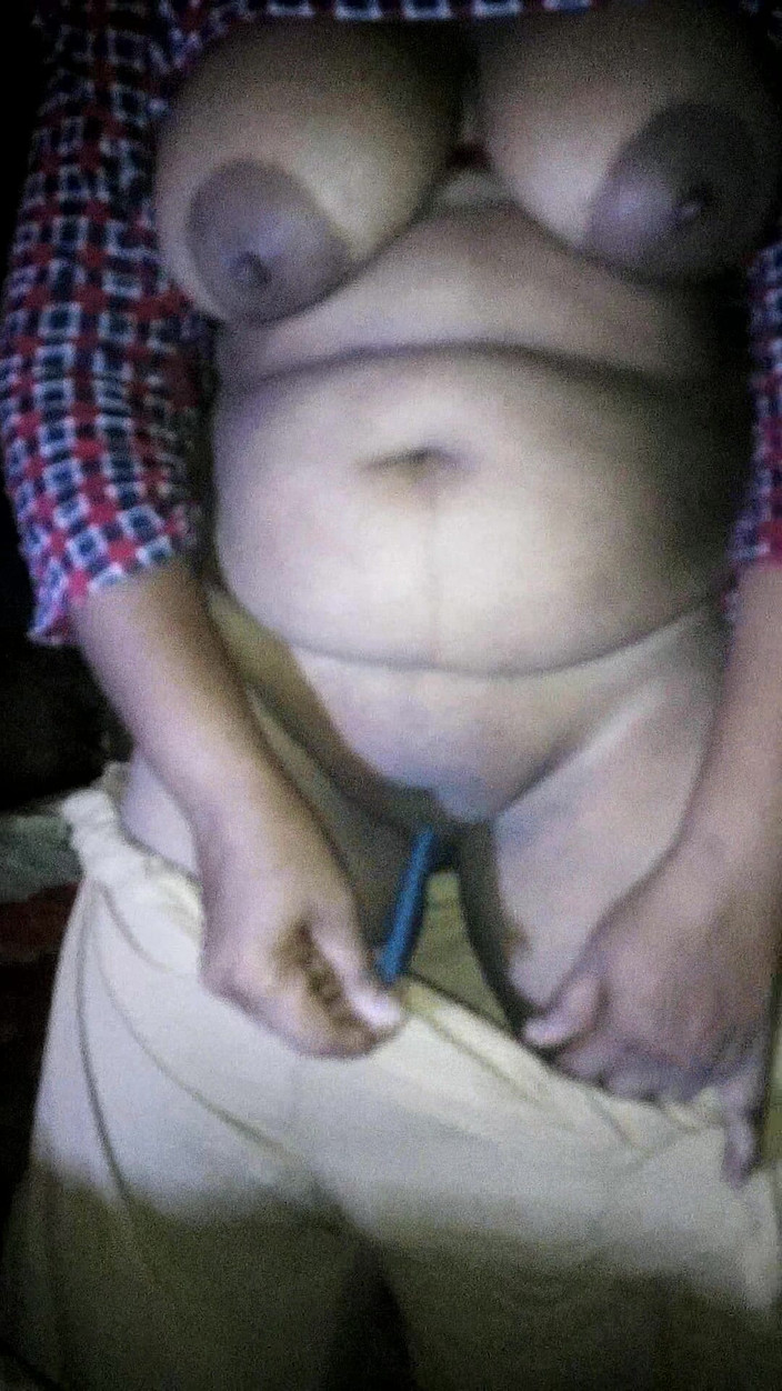 Sadia vabi: Desi Women Shows Her Big Tits and Pussy