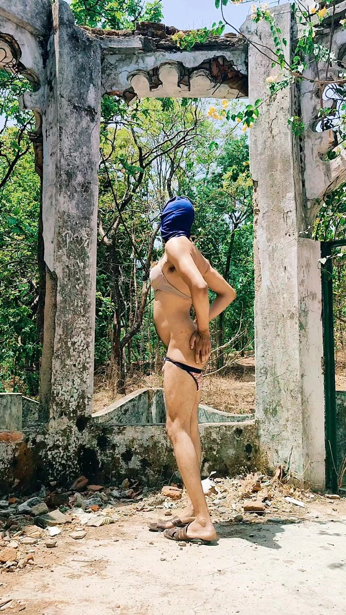 Jerk in Pents Cumshot Outdoor