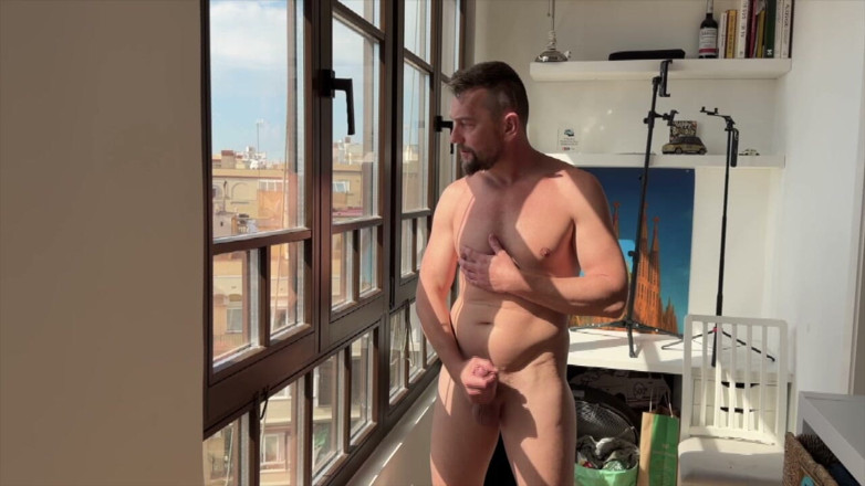 Pablo Pixx: Hung Italian Wakes up Hard and Cums Big
