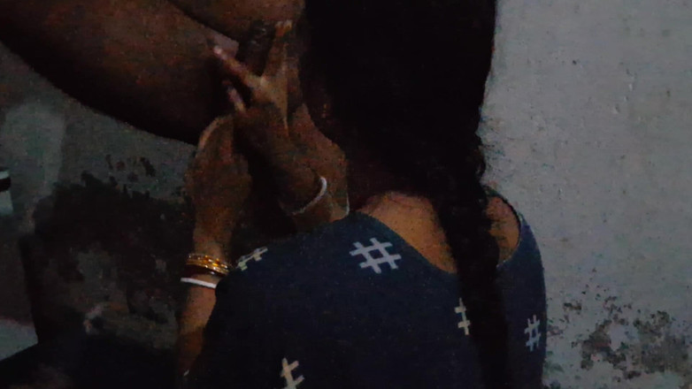 Busty Banuu: Indyjski para Sex oralny